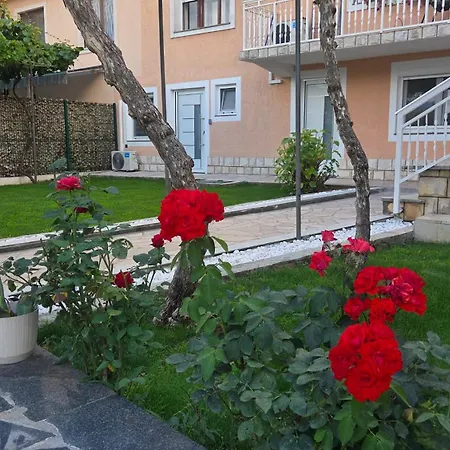 Appartement Vesa - Free Secure Garage, Smart Access & Modern Comfo Mostar