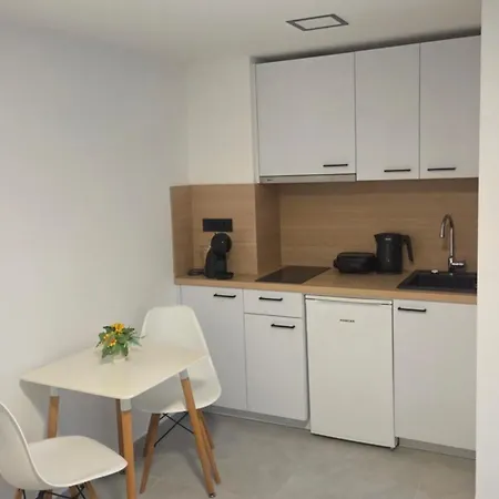 Vila Vesa - Free Secure Garage, Smart Access & Modern Comfo
