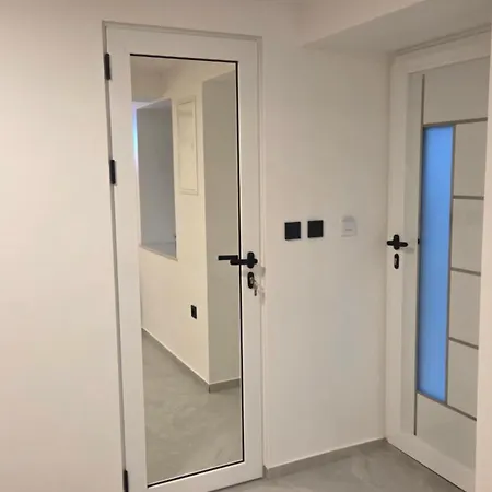 Vila Vesa - Free Secure Garage, Smart Access & Modern Comfo * モスタル
