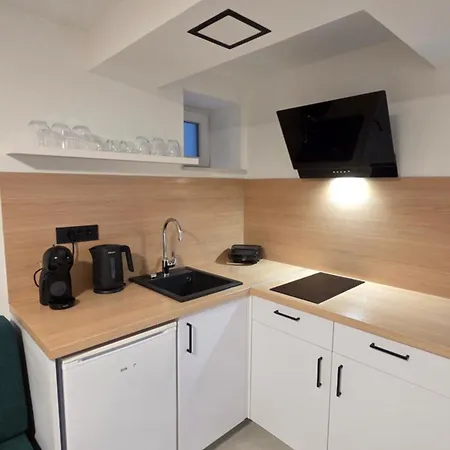 Vesa - Free Secure Garage, Smart Access & Modern Comfo Appartement *
