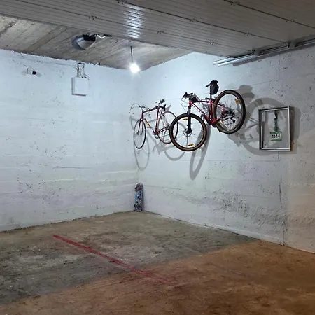 Vila Vesa - Free Secure Garage, Smart Access & Modern Comfo モスタル