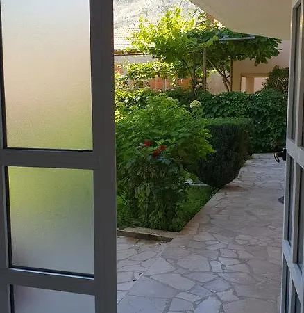 アパート Vila Vesa - Free Secure Garage, Smart Access & Modern Comfo モスタル