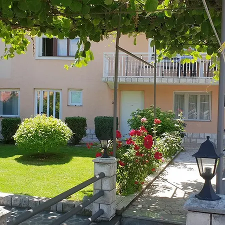 Vila Vesa - Free Secure Garage, Smart Access & Modern Comfo *