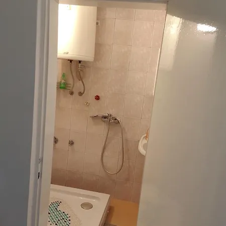 Vesa Apartment *